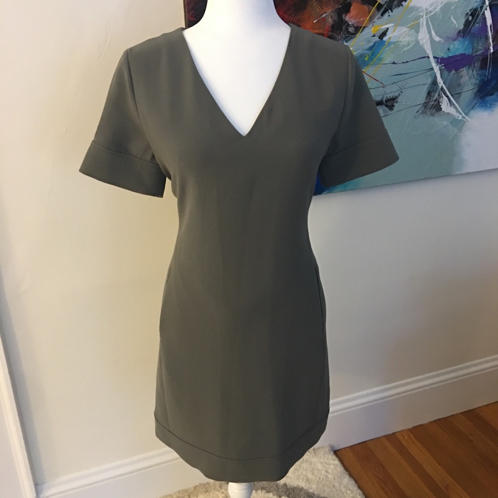 Theory Olive Dress V Neck Size 6-8 Medium Like New